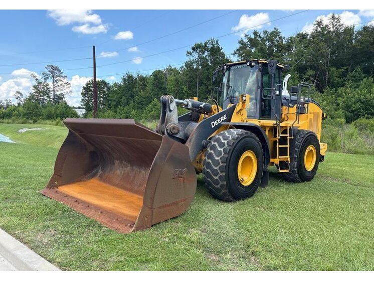 2020 John Deere 744L inspected unit