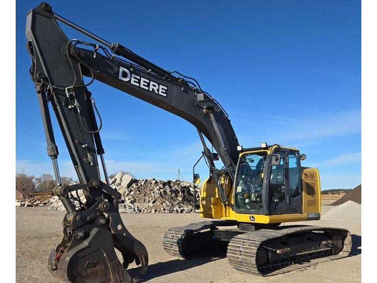 2014 John Deere 245G LC inspected unit